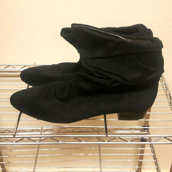 Women boots, the original Arizona Jean Company,color black, suede, size 7/2 - Picture 2 of 5